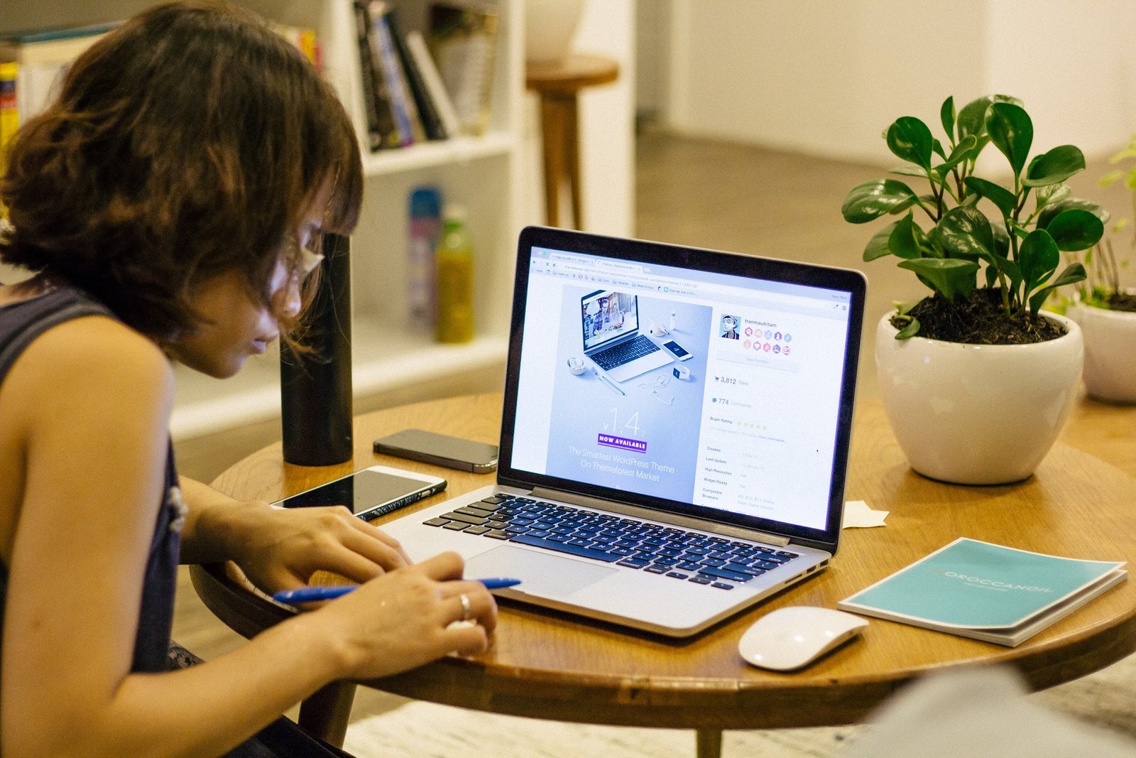 A women works on laptop